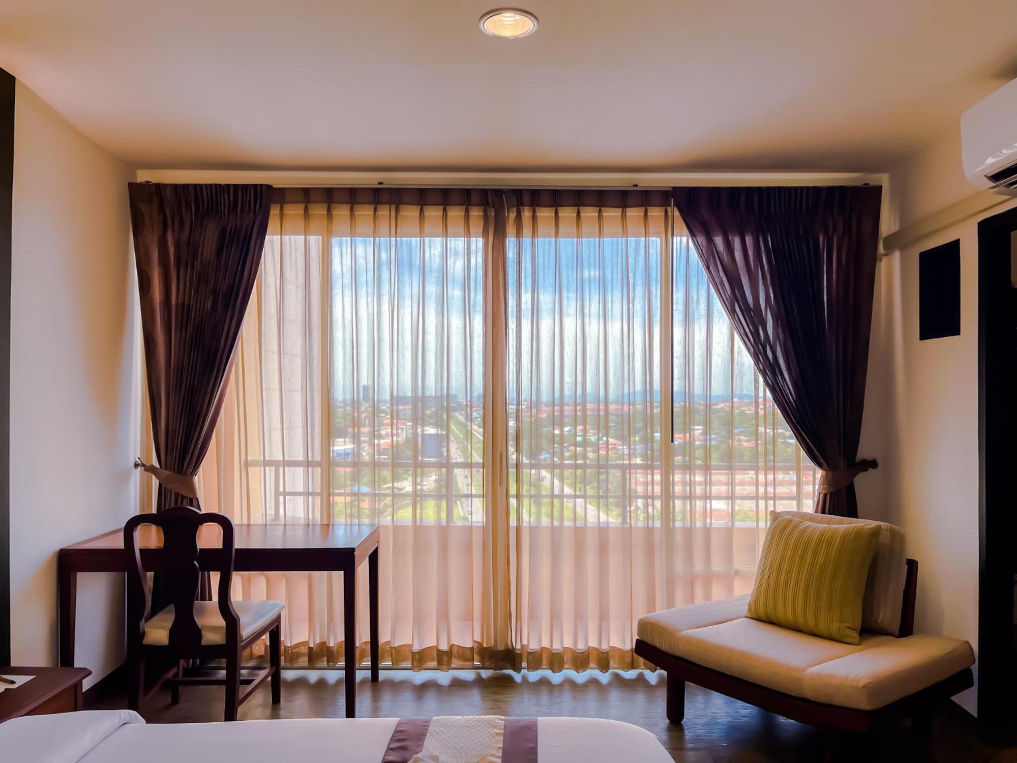 Eastern Grand Palace מלון 4*