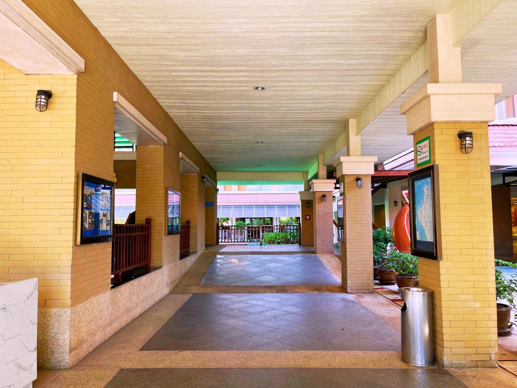 מלון Eastern Grand Palace