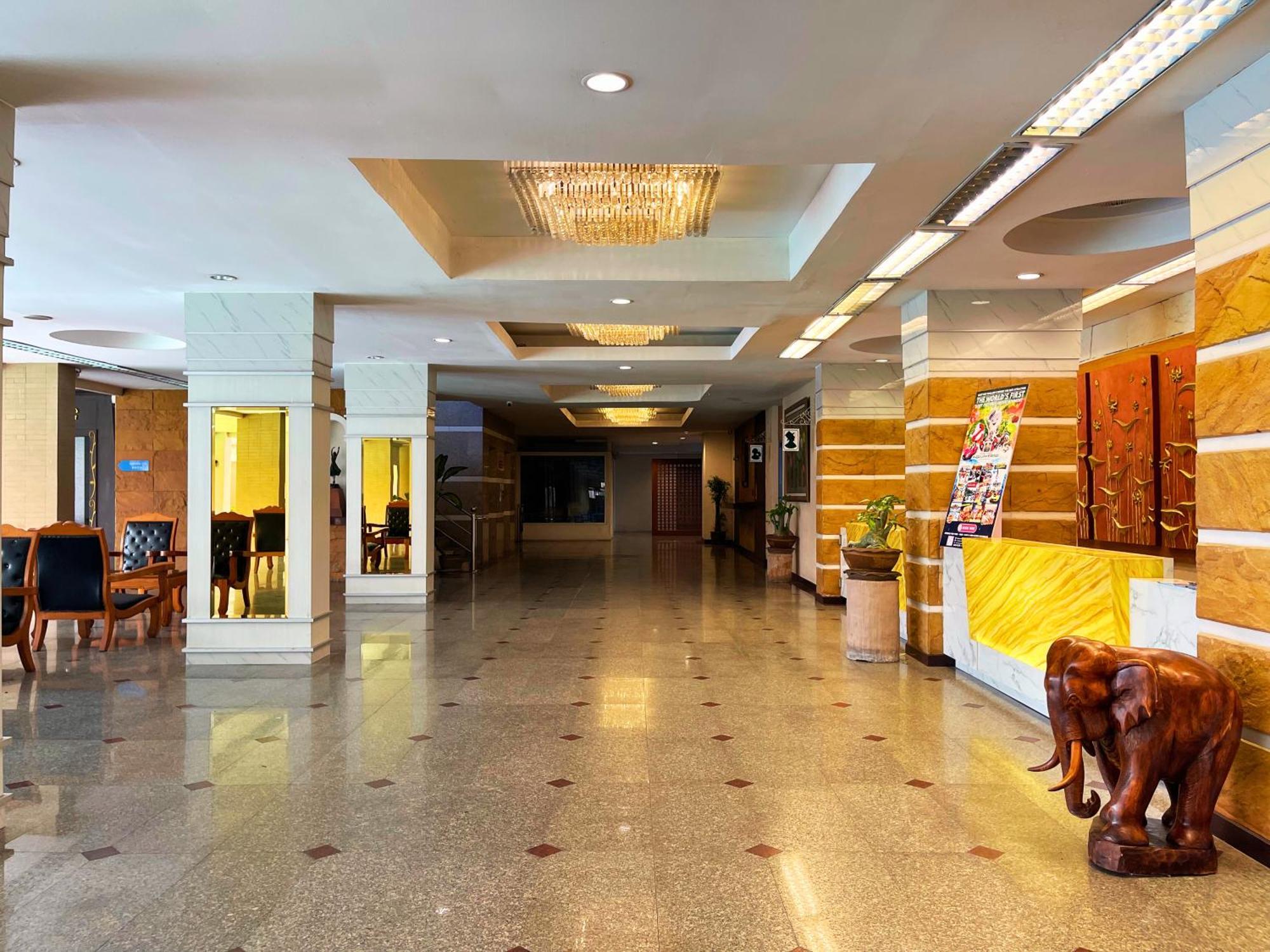 Eastern Grand Palace מלון 4*