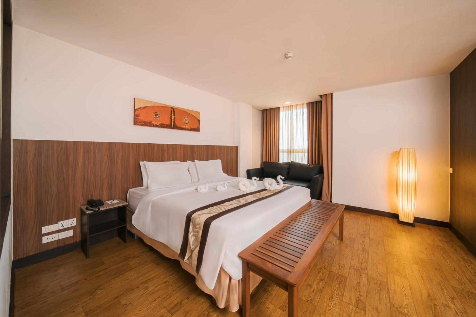 מלון Eastern Grand Palace 4*