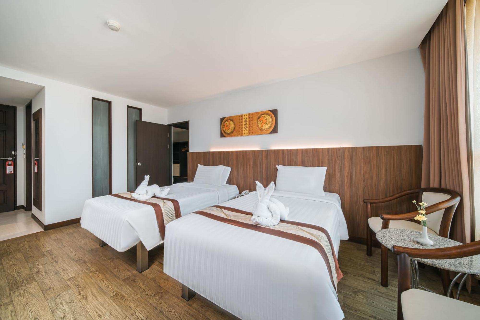 Eastern Grand Palace מלון 4*